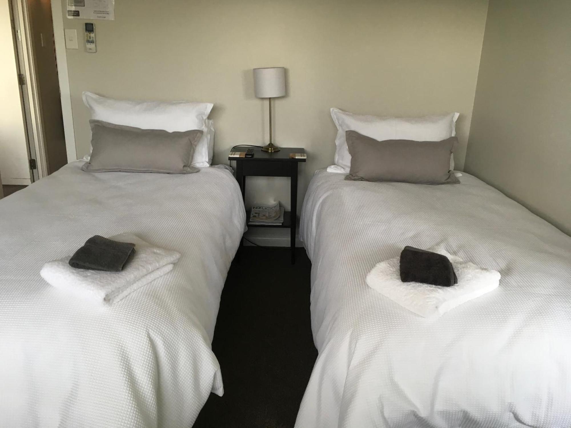 Lands End Hotel Блъф Екстериор снимка