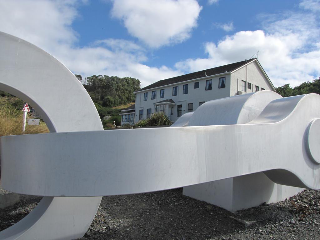 Lands End Hotel Блъф Екстериор снимка