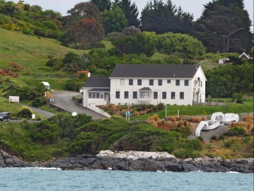 Lands End Hotel Блъф Екстериор снимка