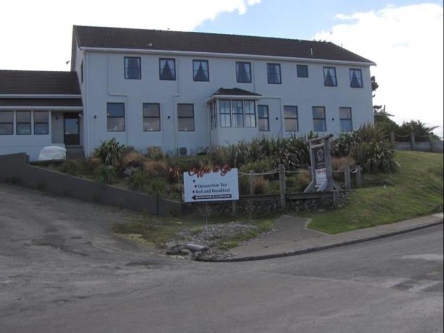 Lands End Hotel Блъф Екстериор снимка