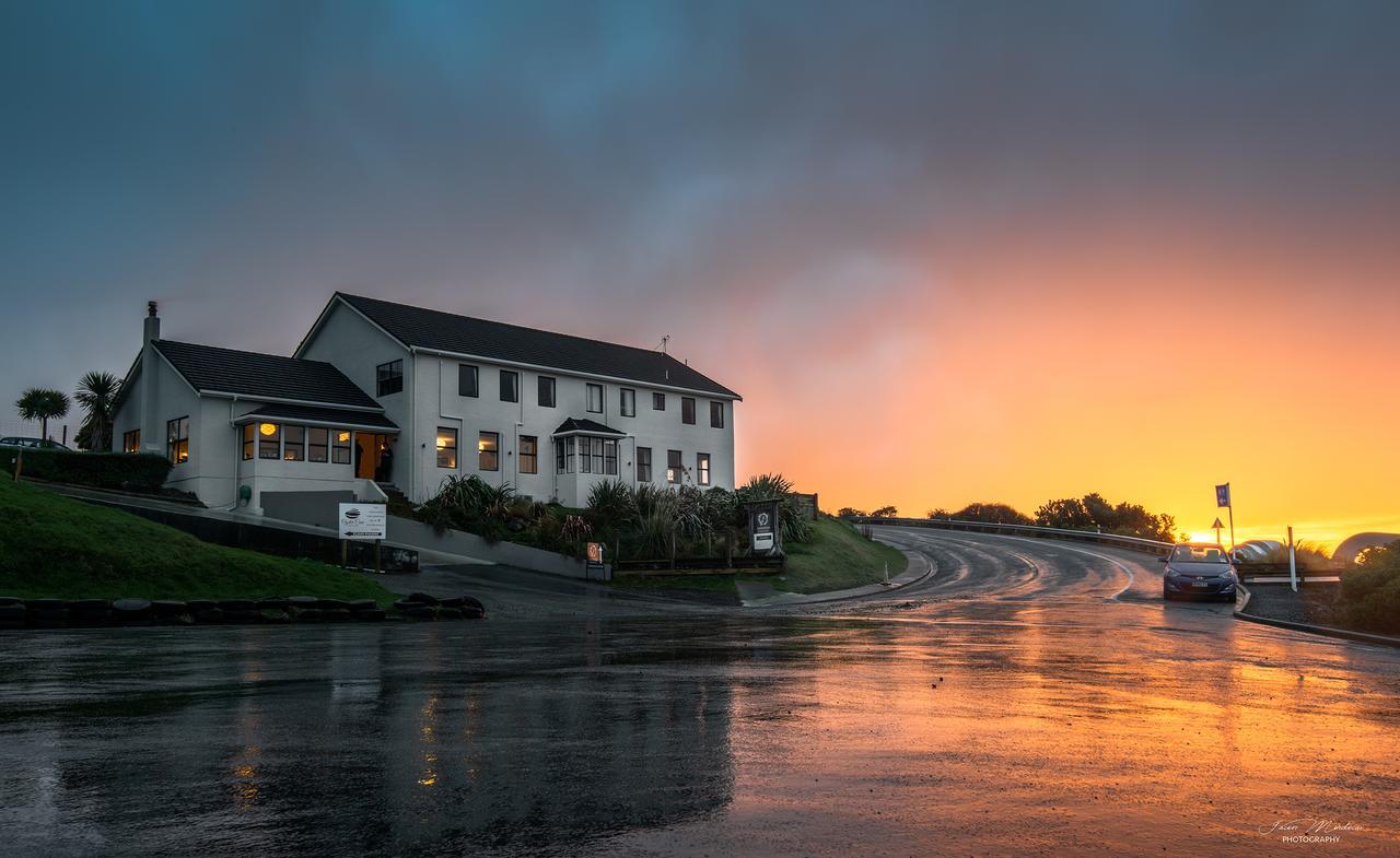 Lands End Hotel Блъф Екстериор снимка