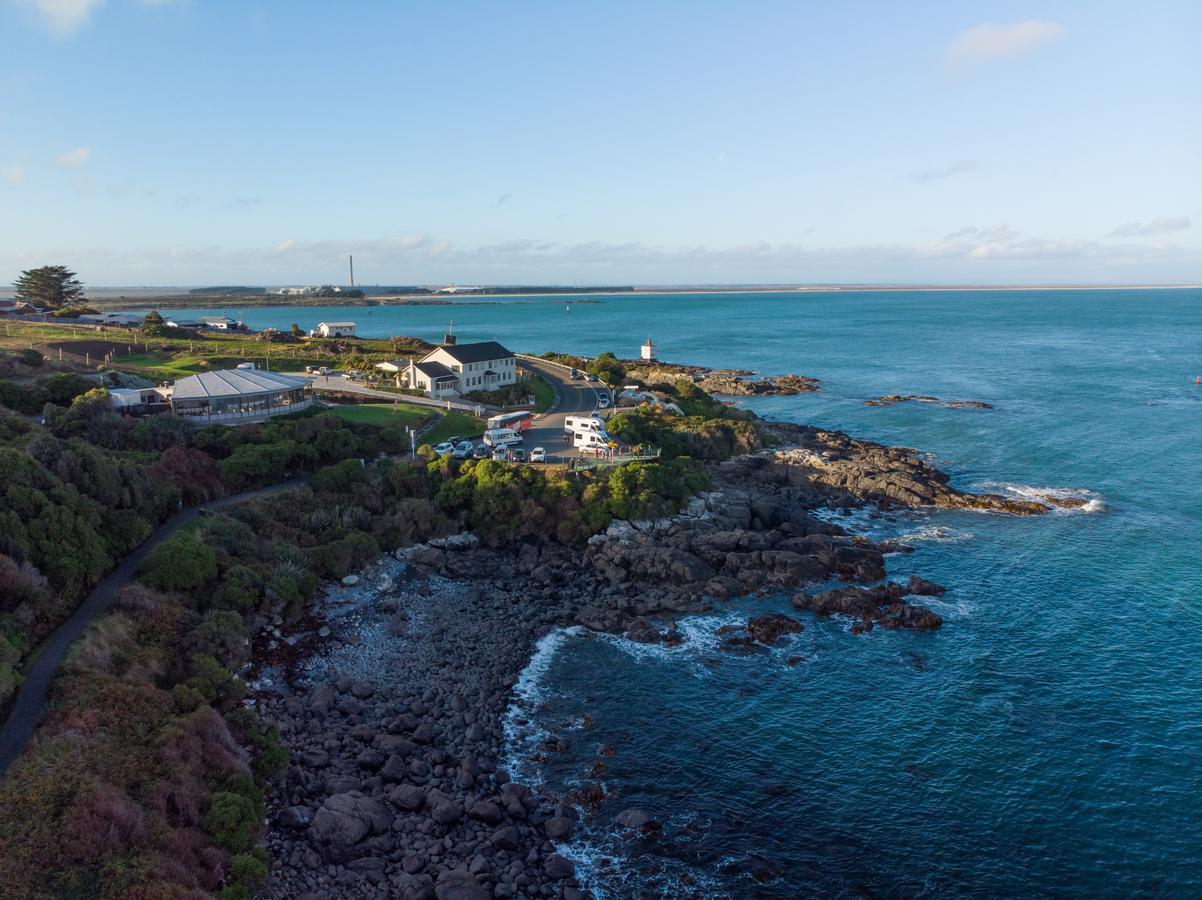 Lands End Hotel Блъф Екстериор снимка
