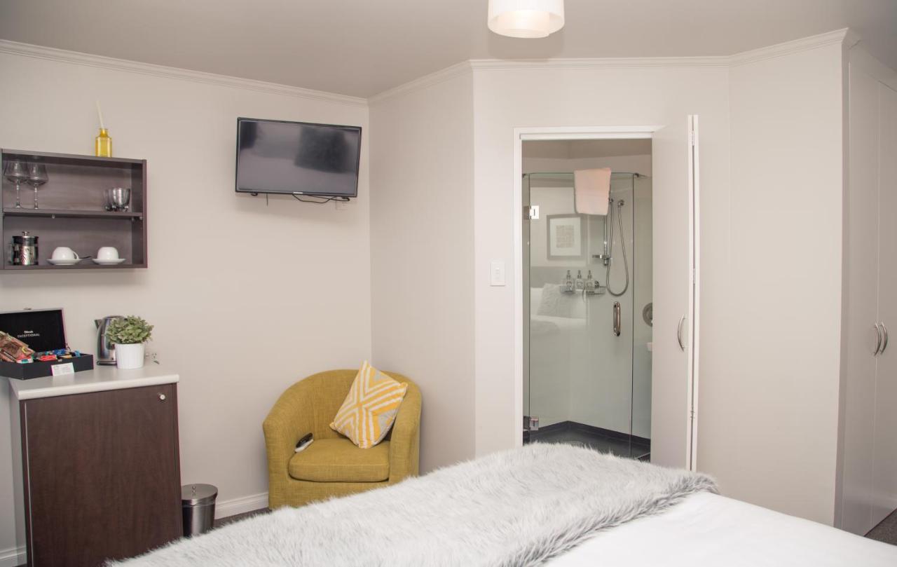 Lands End Hotel Блъф Екстериор снимка